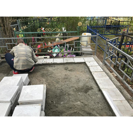 Укладка плитки на кладбище Укладка плитки на кладбище